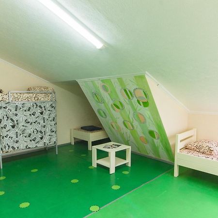 Lucky Hostel На Крещатике Kyiv Exterior foto
