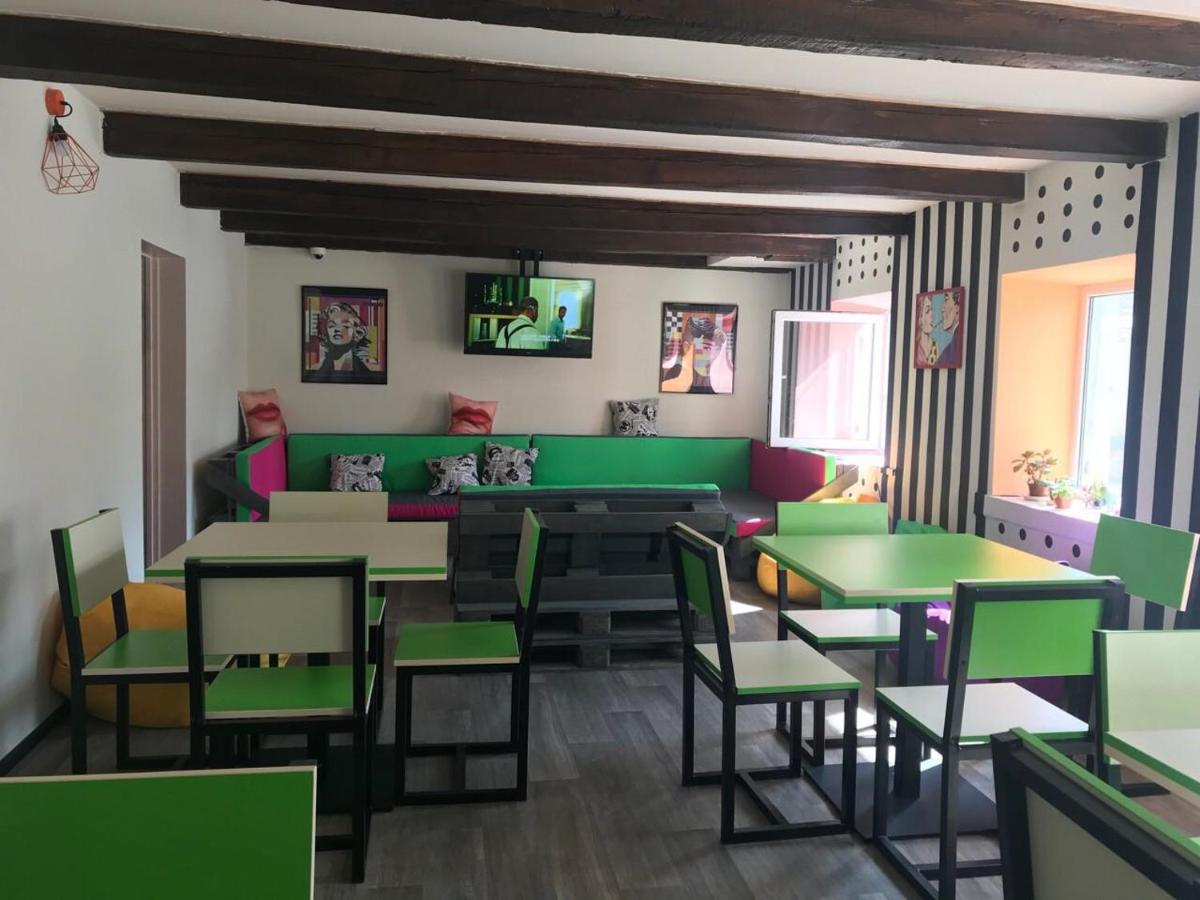 Lucky Hostel На Крещатике Kyiv Exterior foto