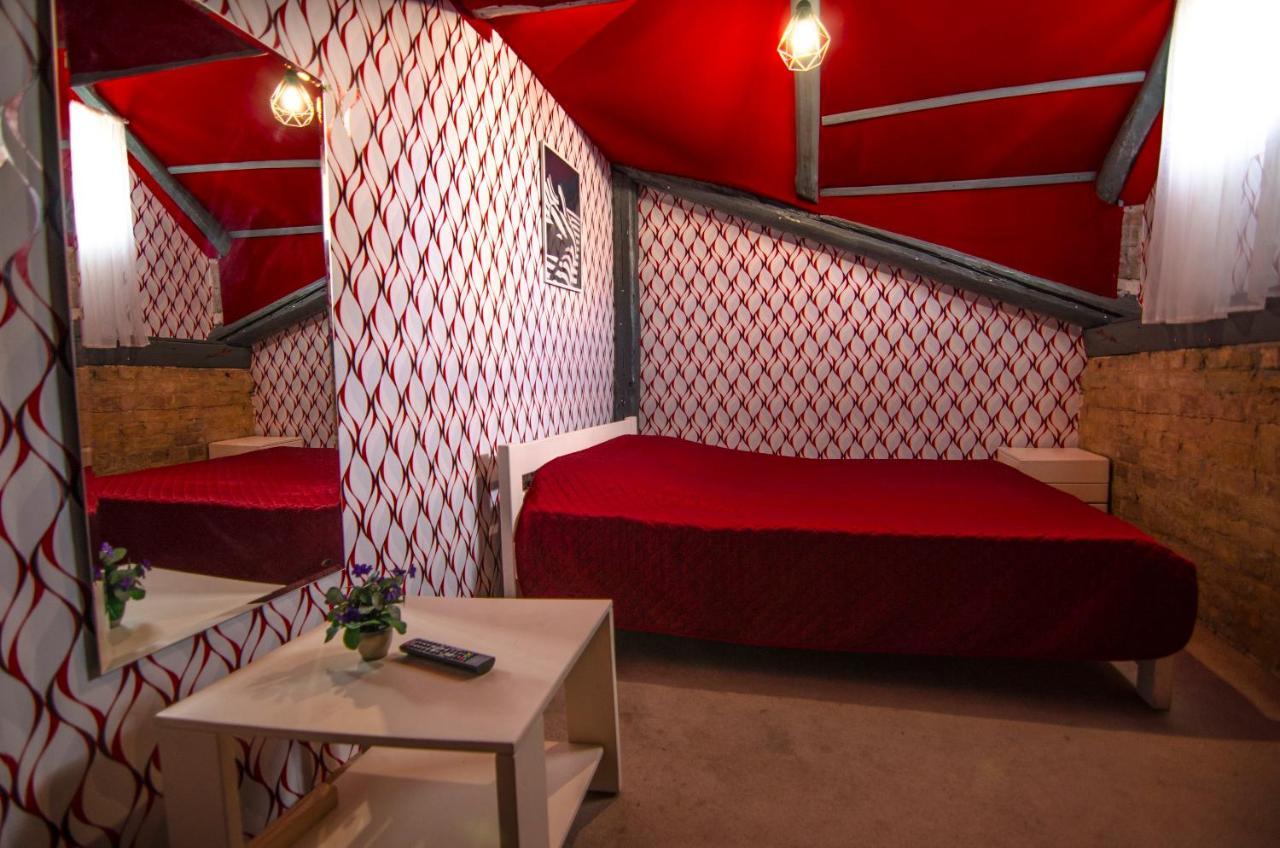 Lucky Hostel На Крещатике Kyiv Exterior foto